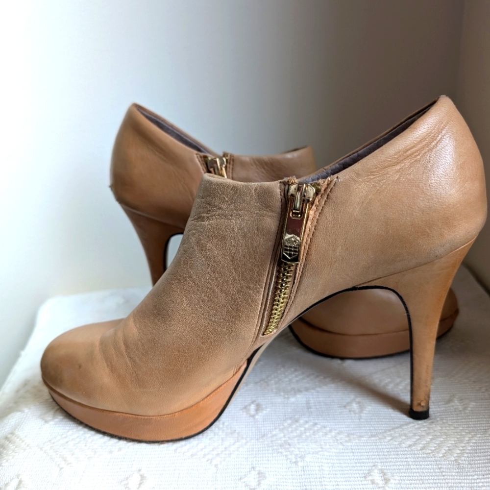 Vince Camuto VC-Elvin Caramel Leather Platform Heel Booties Shoe Boot Womens 7.5